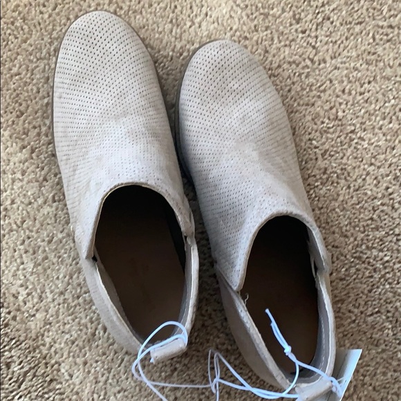 Taupe perforated booties - Picture 4 of 7